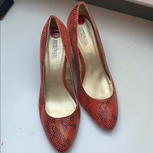 Kenneth Cole orange snake skin wedge heels size 10